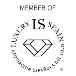 Robiza wine member of luxury spain - Miembro de la Asociación Española del Lujo
